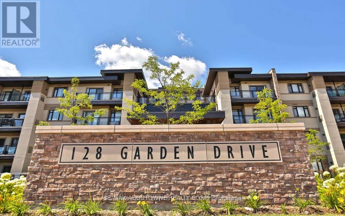 207 - 128 GARDEN DRIVE — Oakville (CO Central), Ontario - Photo 2 of 38