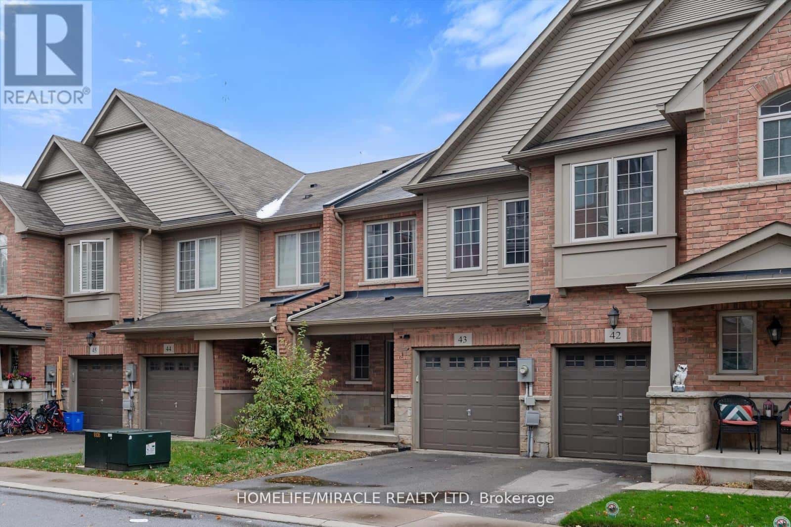 43 - 515 WINSTON ROAD — Grimsby (Grimsby Beach), Ontario - Photo 2 of 39