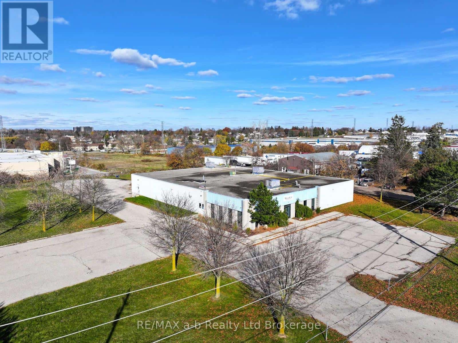 59 MONTCLAIR DRIVE — Woodstock (Woodstock - South), Ontario - Photo 2 of 13