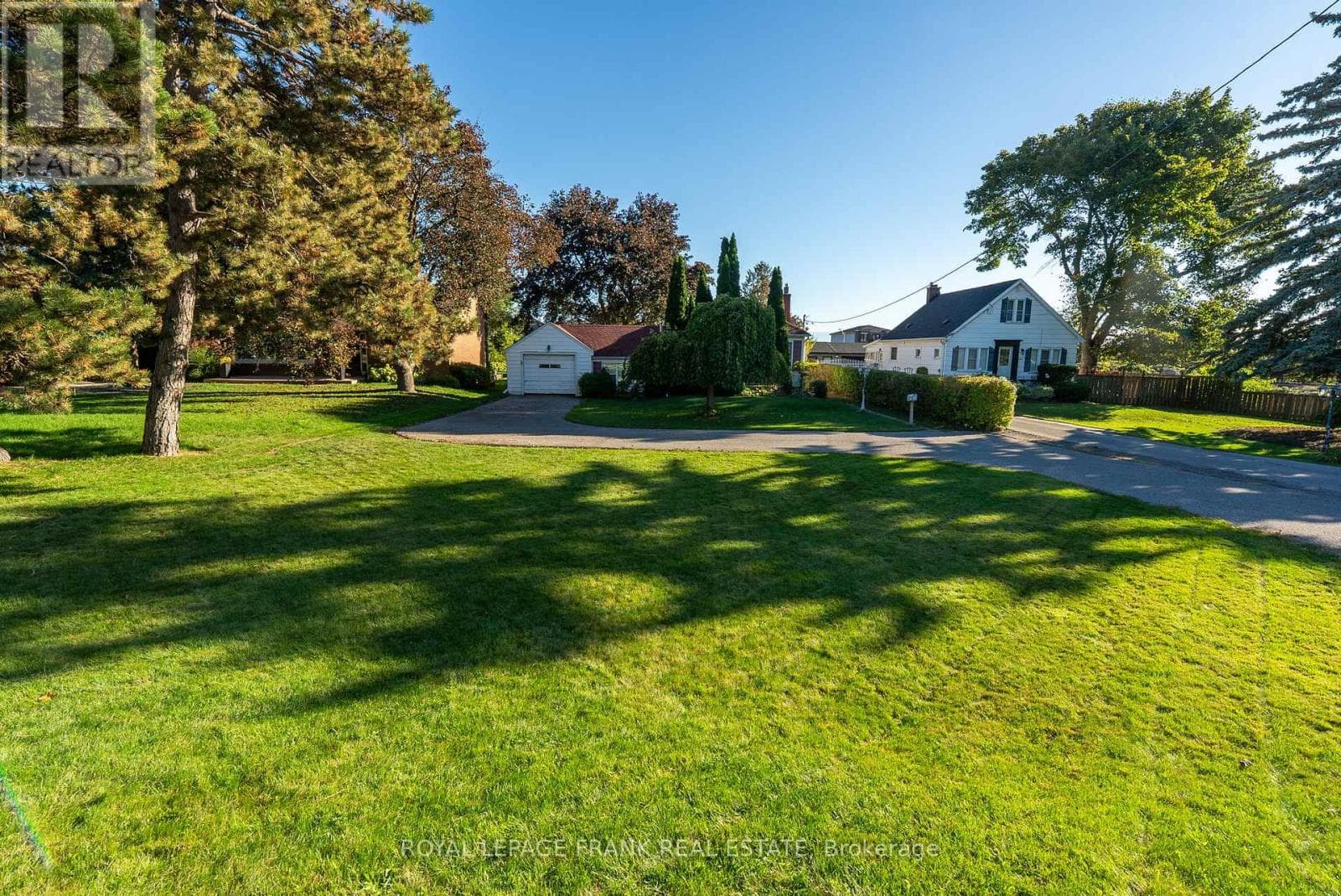 1033 KING STREET E — Oshawa (Donevan), Ontario - Main photo