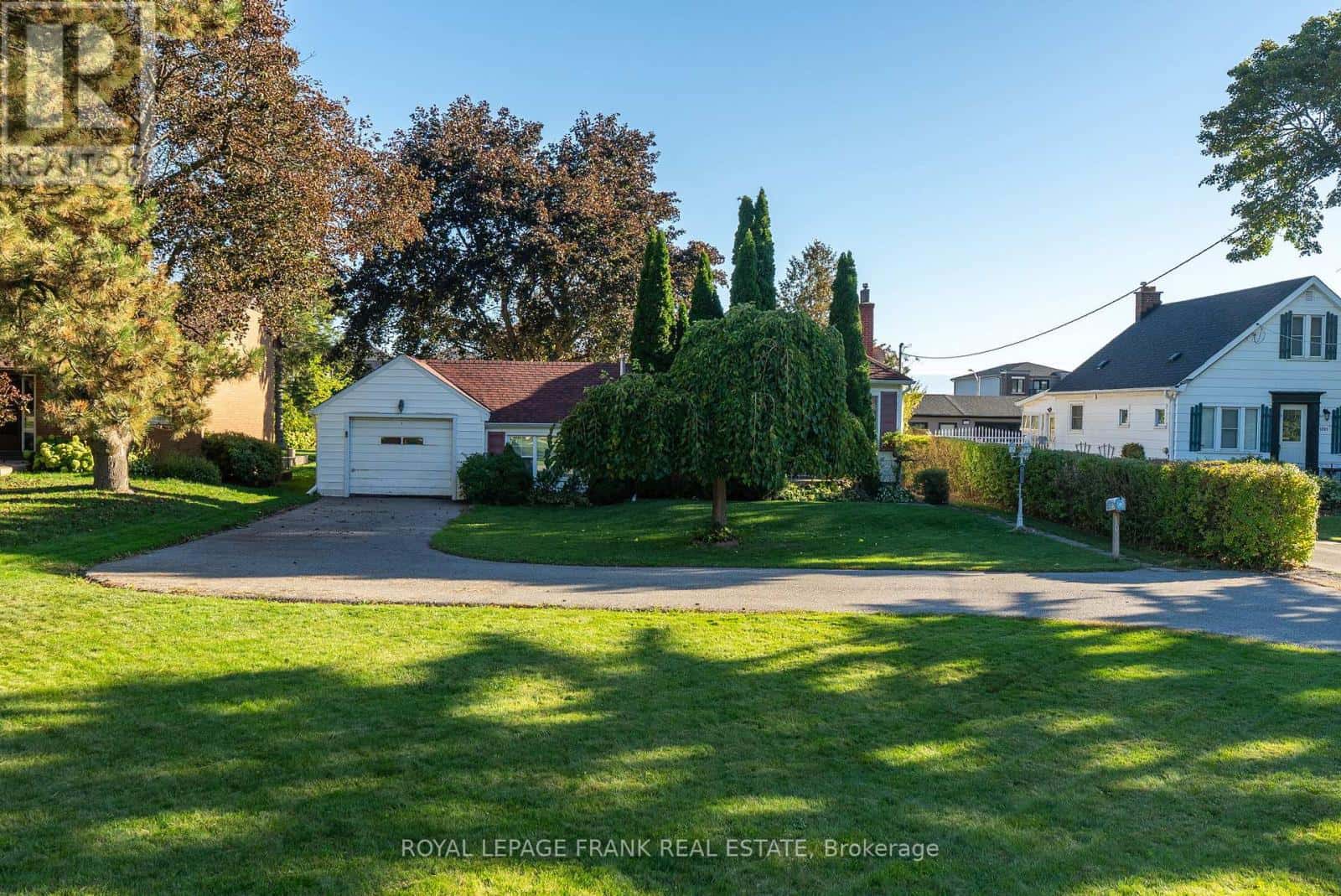 1033 KING STREET E — Oshawa (Donevan), Ontario - Photo 2 of 30