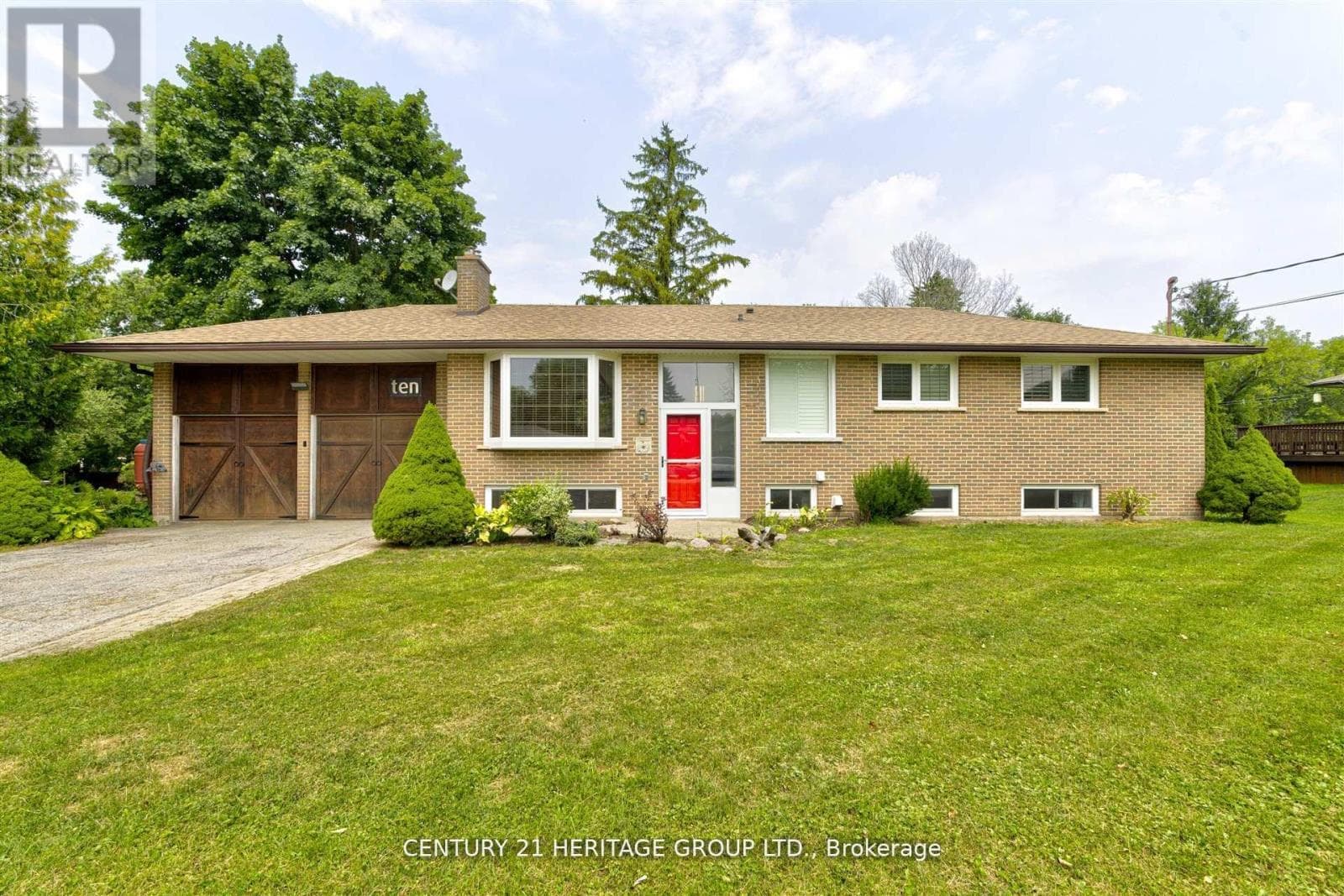 10 BACHLY CRESCENT — King (Pottageville), Ontario - Main photo