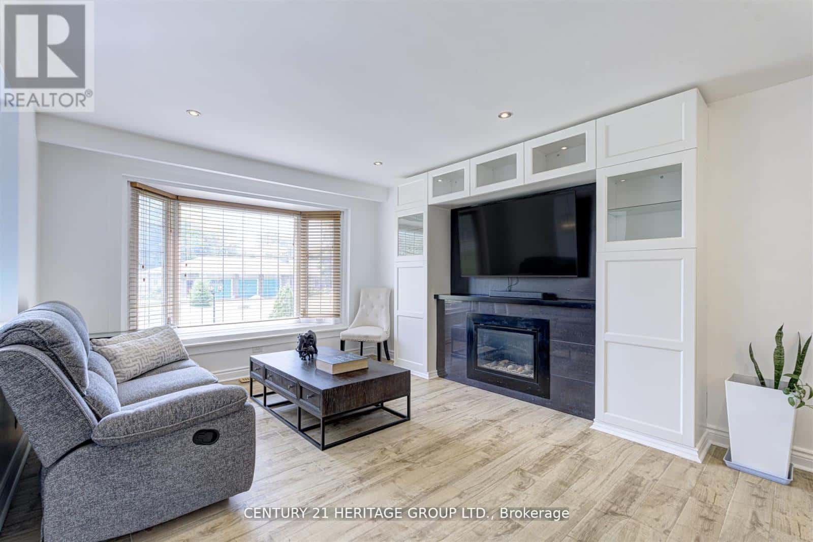 10 BACHLY CRESCENT — King (Pottageville), Ontario - Photo 5 of 49