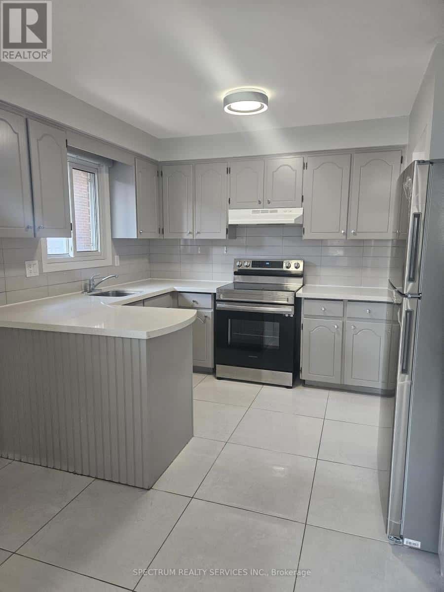 125 ALBANY DRIVE — Vaughan (West Woodbridge), Ontario - Photo 3 of 13