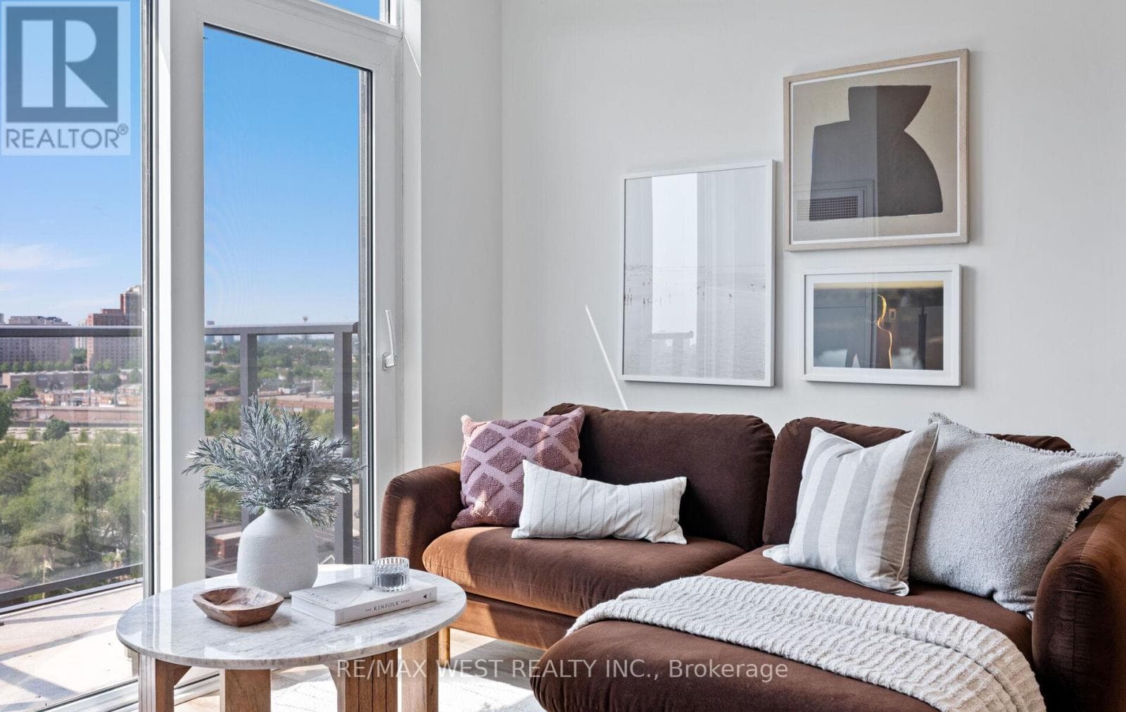 1103 - 1808 ST CLAIR AVENUE W — Toronto (Weston-Pellam Park), Ontario - Main photo