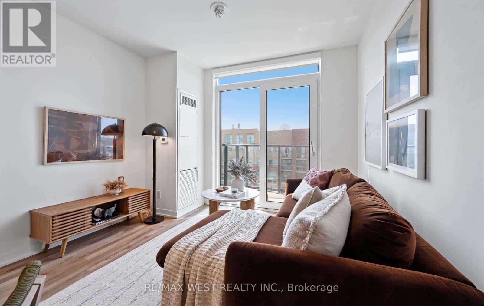 1103 - 1808 ST CLAIR AVENUE W — Toronto (Weston-Pellam Park), Ontario - Photo 2 of 41