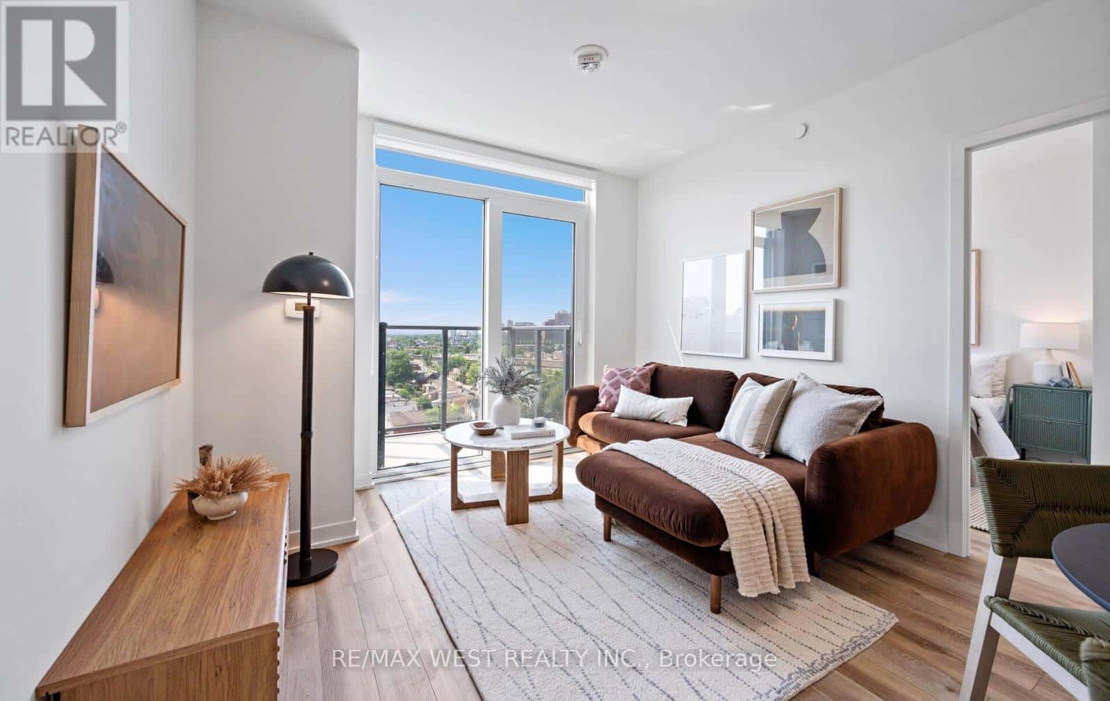 1103 - 1808 ST CLAIR AVENUE W — Toronto (Weston-Pellam Park), Ontario - Photo 3 of 41