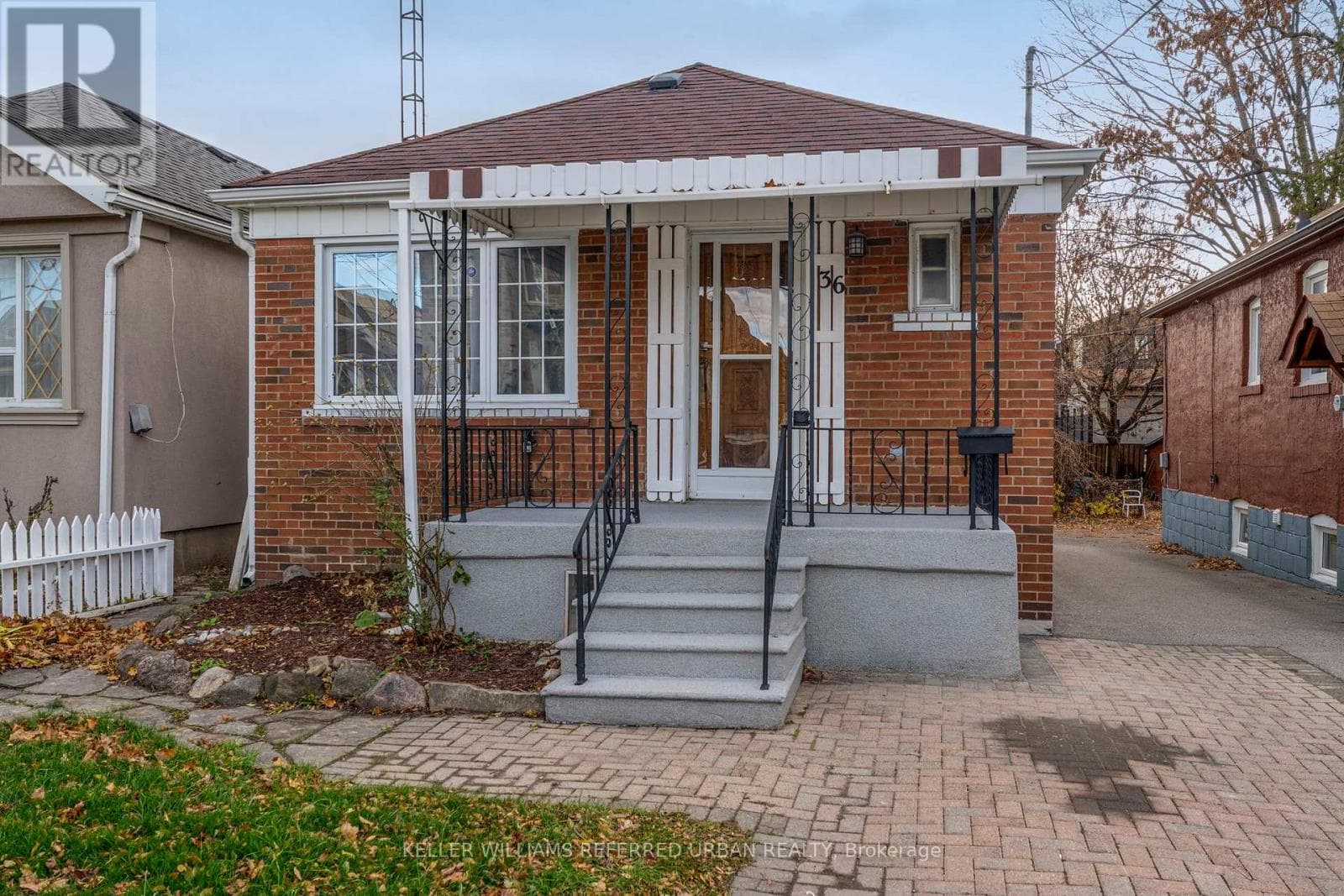 MAIN - 39 CAYUGA AVENUE — Toronto (Rockcliffe-Smythe), Ontario - Main photo