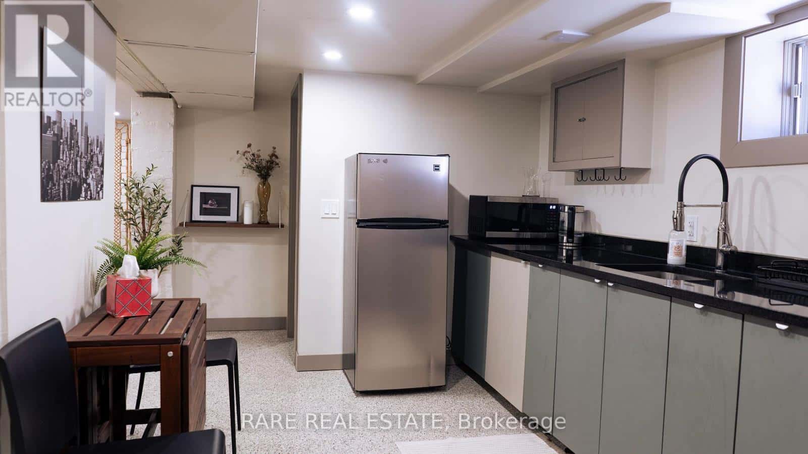 BASEMENT - 33 JULIET CRESCENT — Toronto (Keelesdale-Eglinton West), Ontario - Photo 2 of 18