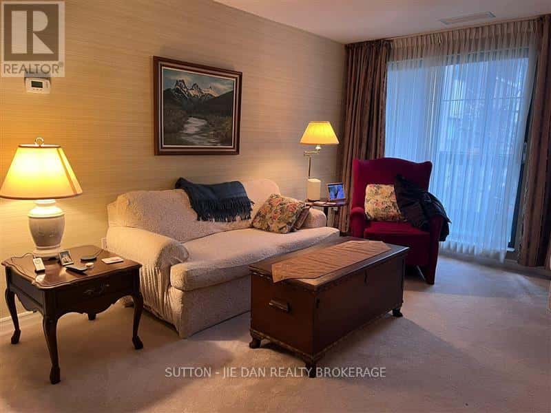 214 - 300 EVERGLADE CRESCENT — London North (North P), Ontario - Photo 4 of 10