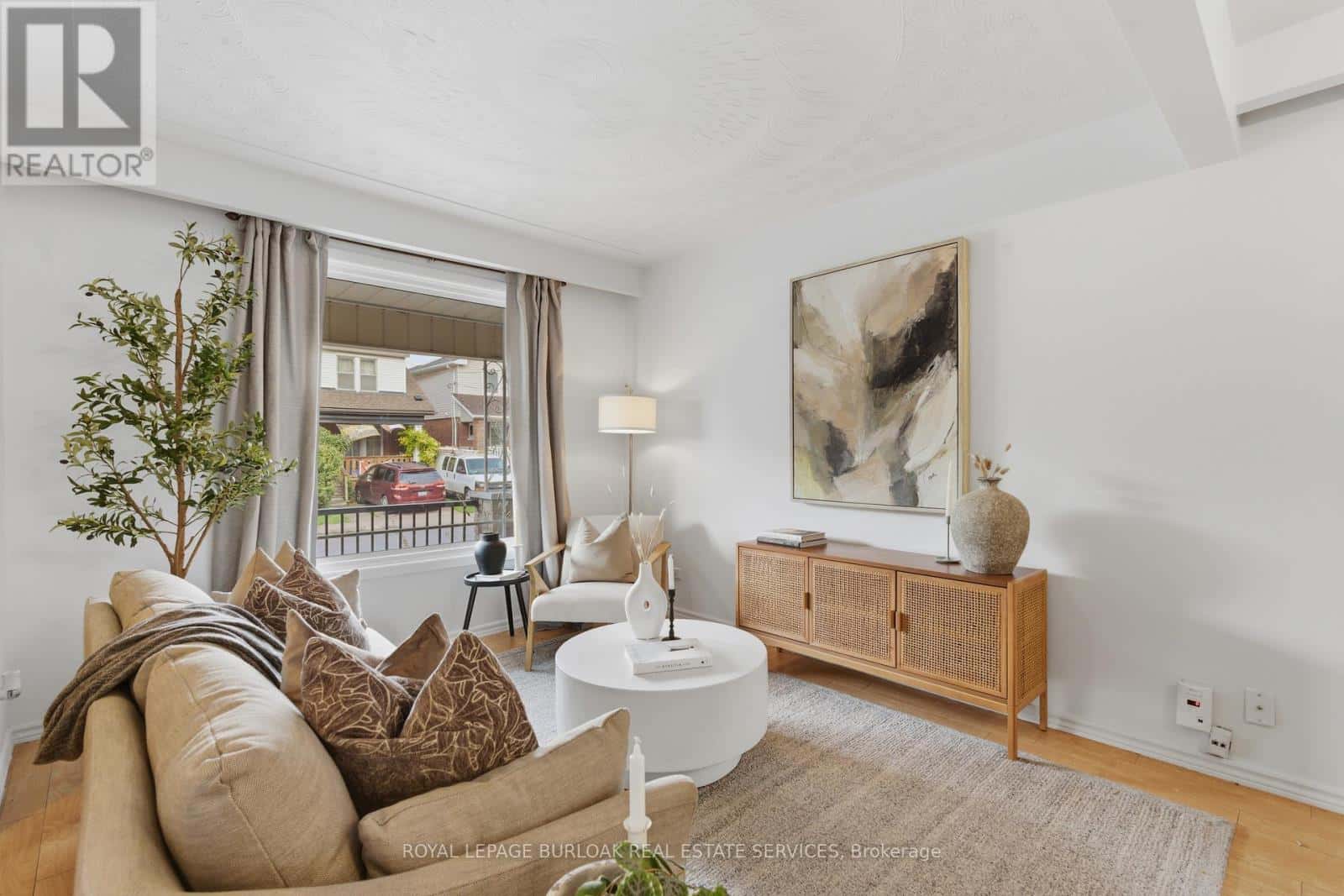 70 ROSEMONT AVENUE — Hamilton (Stipley), Ontario - Photo 5 of 29