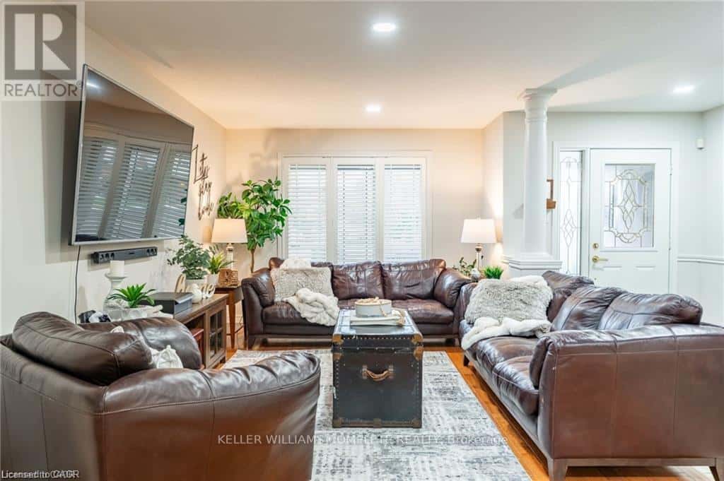 144 SUMNER CRESCENT — Grimsby (Grimsby Beach), Ontario - Photo 5 of 29