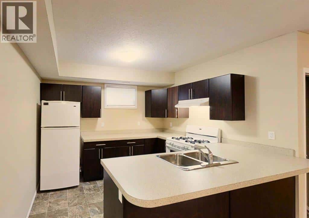 B, 11203 98 Street — Clairmont, Alberta - Photo 4 of 13