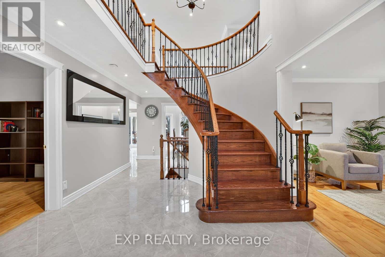 27 FONTAINE DRIVE — Georgina (Keswick North), Ontario - Photo 3 of 50