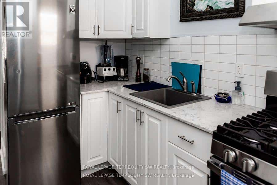 MAIN FL - 102 MERRILL AVENUE E — Toronto (Woodbine Corridor), Ontario - Photo 5 of 6