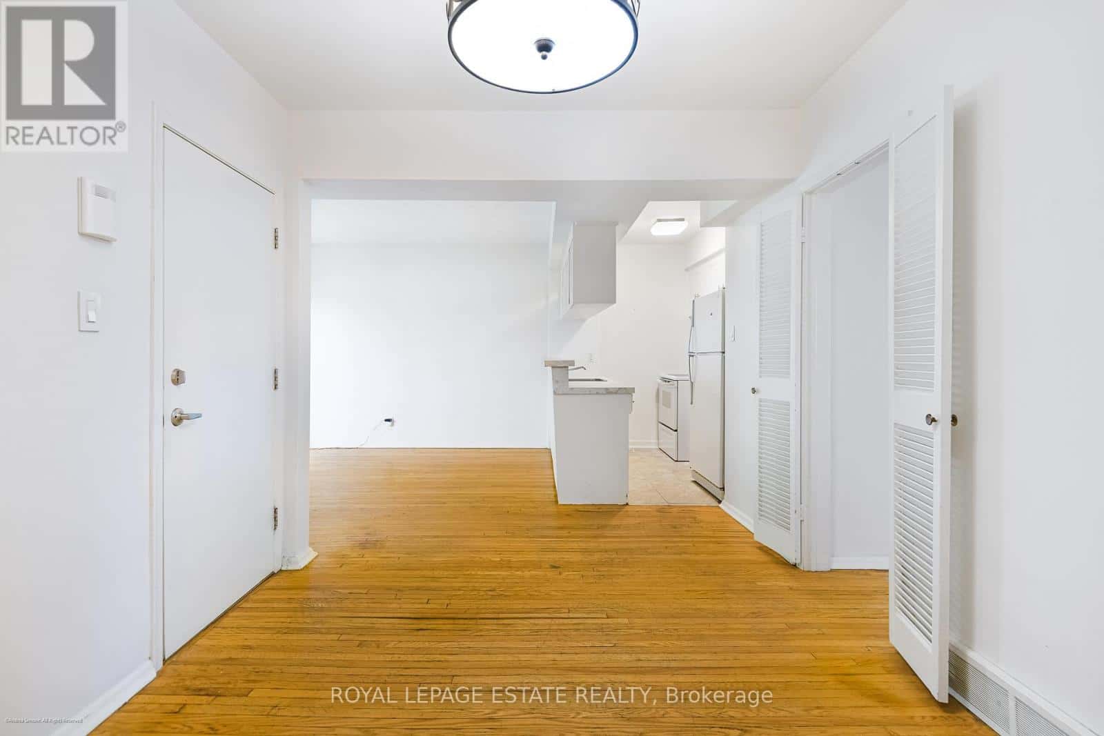 MAIN FLOOR - 106 MAIN STREET — Toronto (East End-Danforth), Ontario - Photo 4 of 14