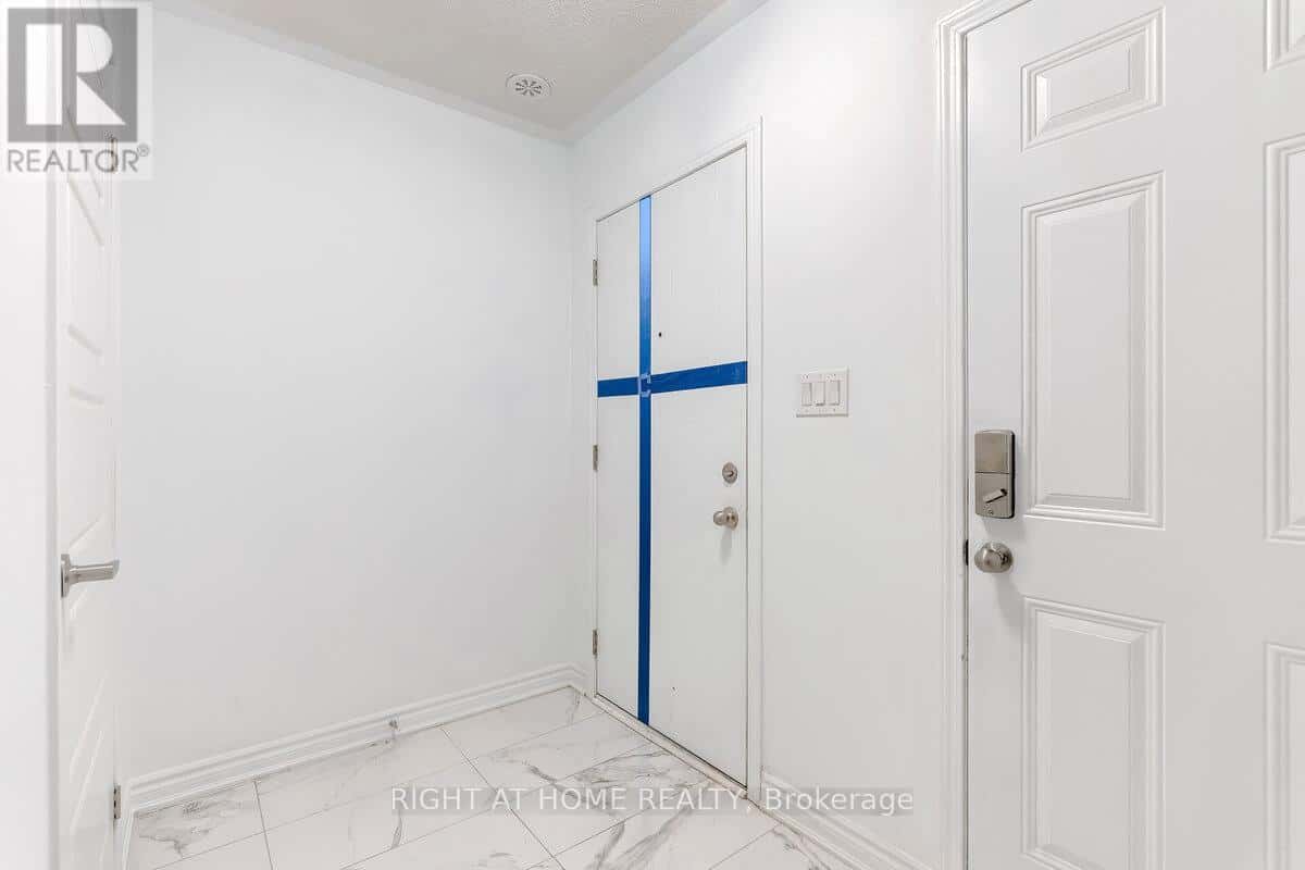 578 BELLFLOWER COURT — Milton (Walker), Ontario - Photo 4 of 38