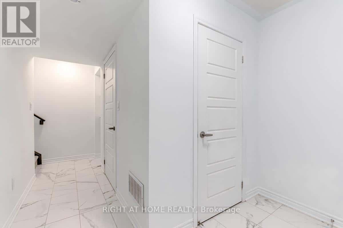 578 BELLFLOWER COURT — Milton (Walker), Ontario - Photo 5 of 38