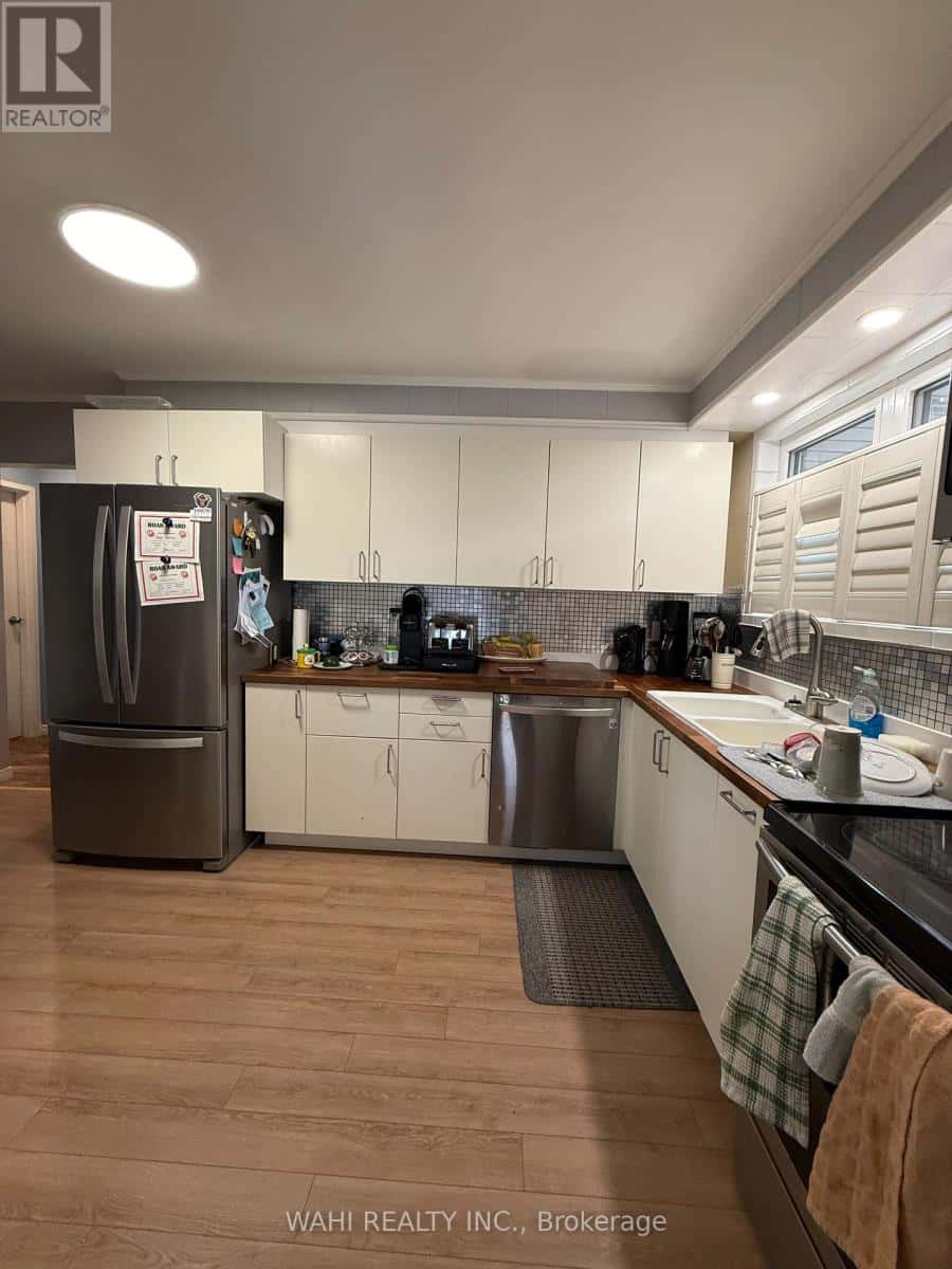 UNIT 1 - 255 CARSON DRIVE W — Hamilton (Lisgar), Ontario - Photo 3 of 11