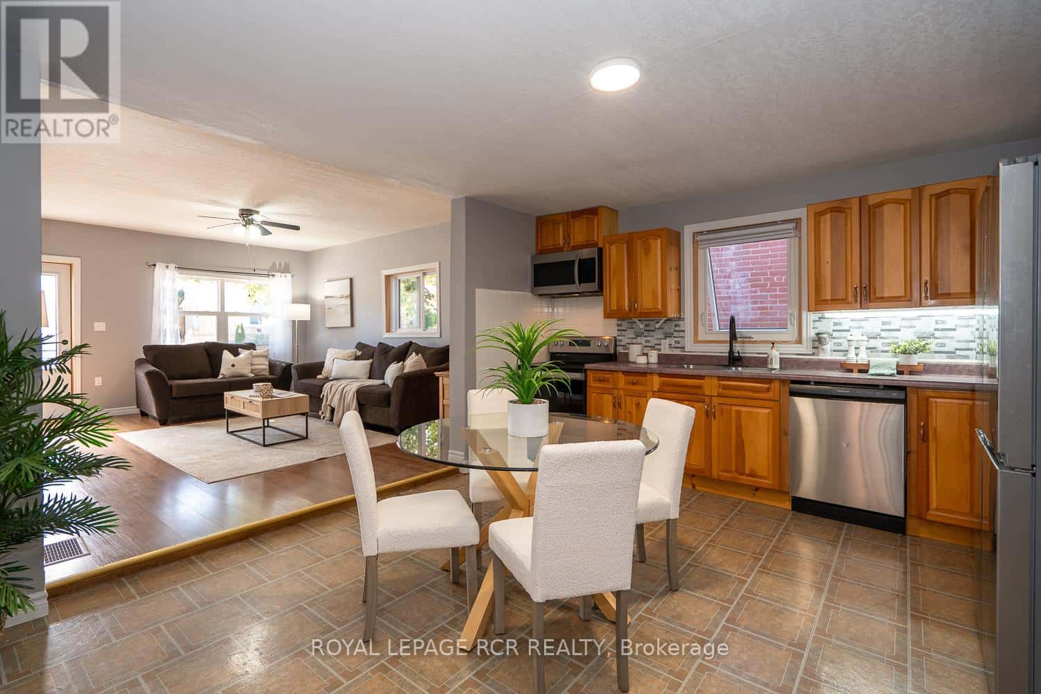 131 FREDERICK STREET E — Wellington North (Arthur), Ontario - Photo 5 of 23