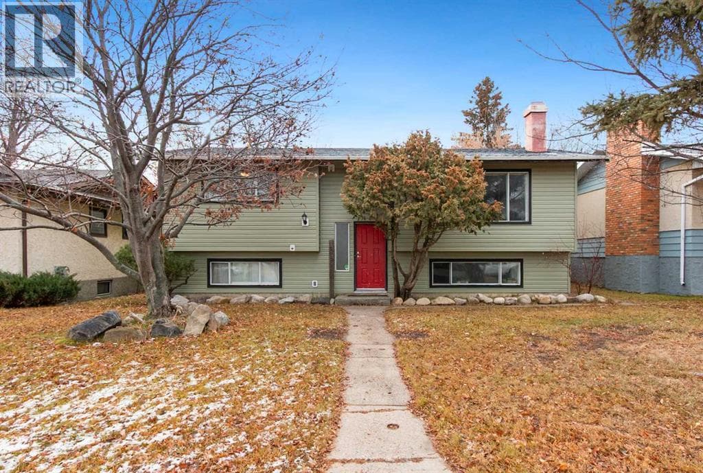 5209 42 Street — Olds, Alberta - Main photo