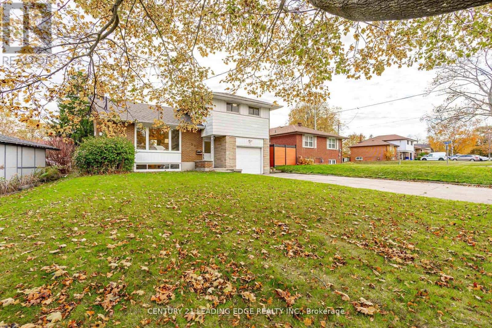 507 JULIANA DRIVE S — Oshawa (O'Neill), Ontario - Photo 3 of 41