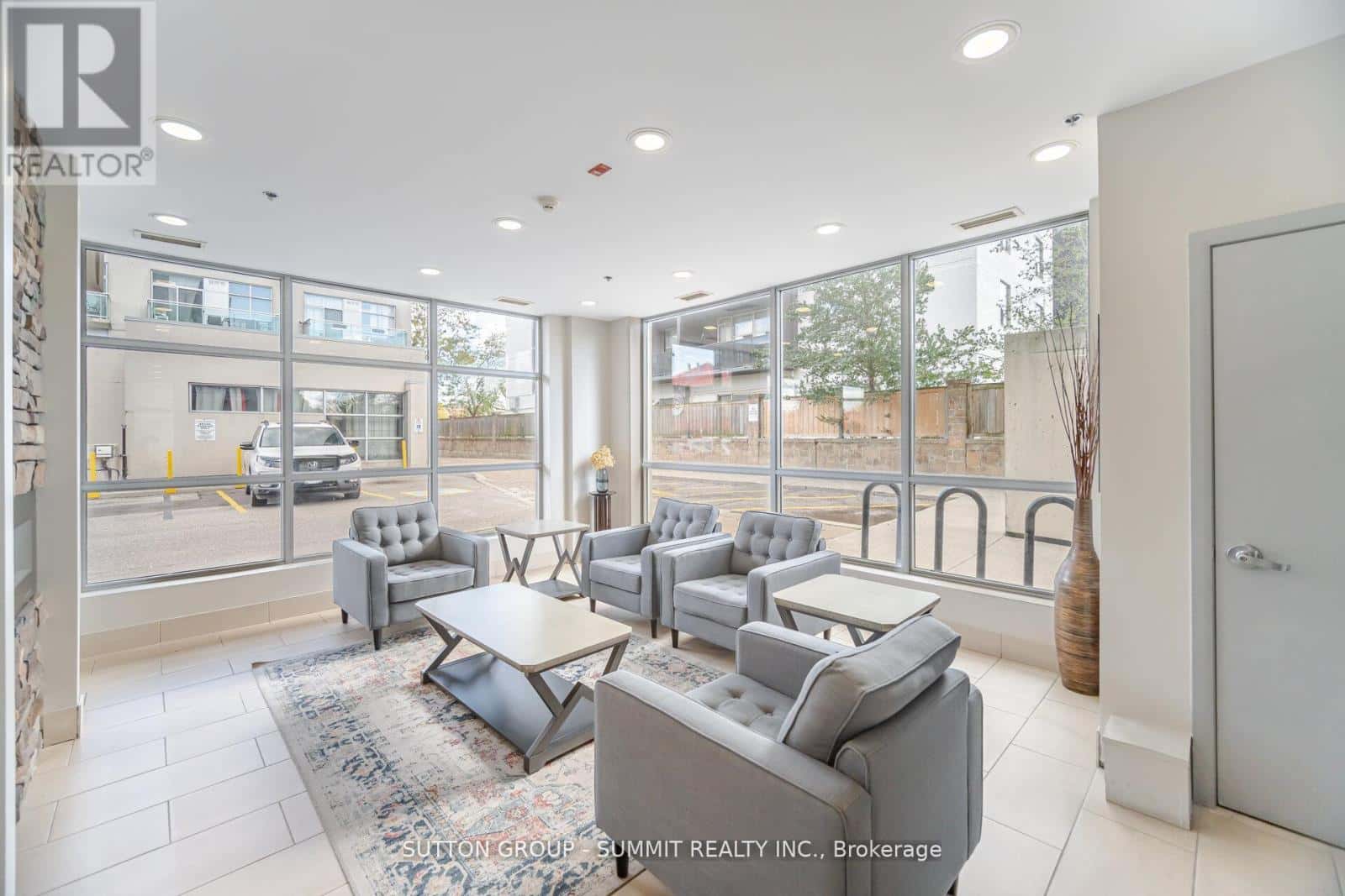 401 - 2464 WESTON ROAD — Toronto (Weston), Ontario - Photo 4 of 35