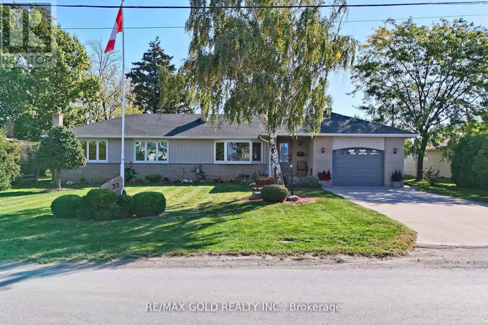 32 ORIOLE AVENUE — Hamilton (Stoney Creek Industrial), Ontario - Photo 3 of 47