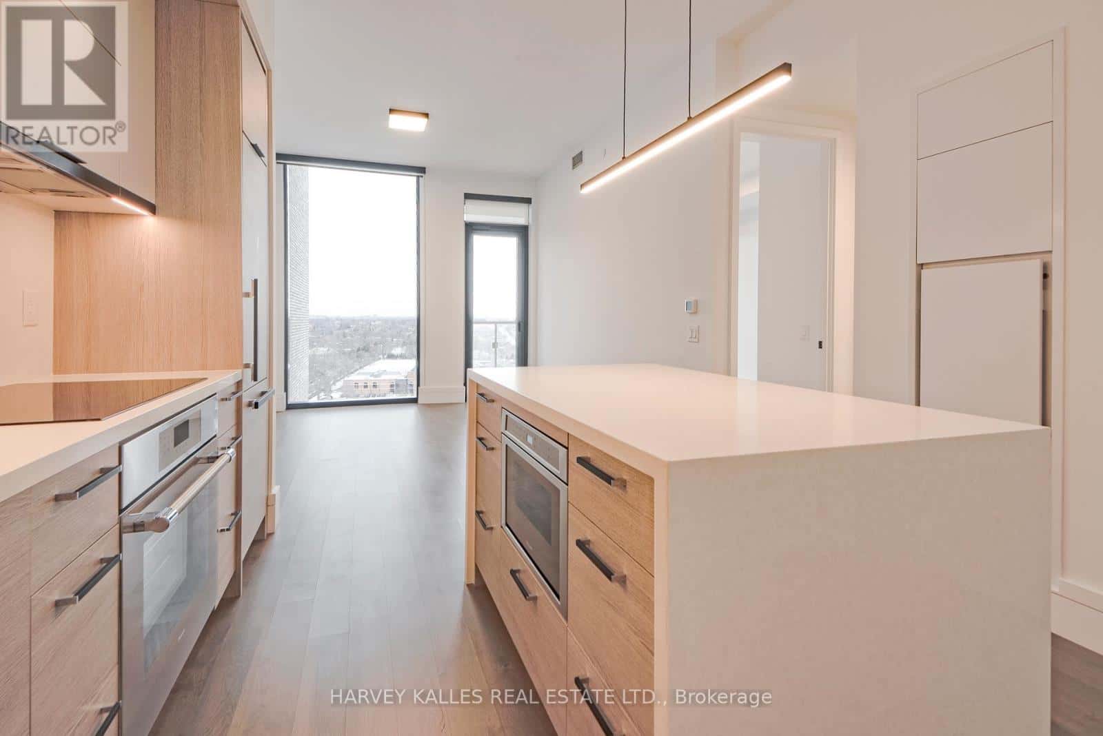 1703 - 215 LONSDALE ROAD — Toronto (Forest Hill South), Ontario - Photo 2 of 12