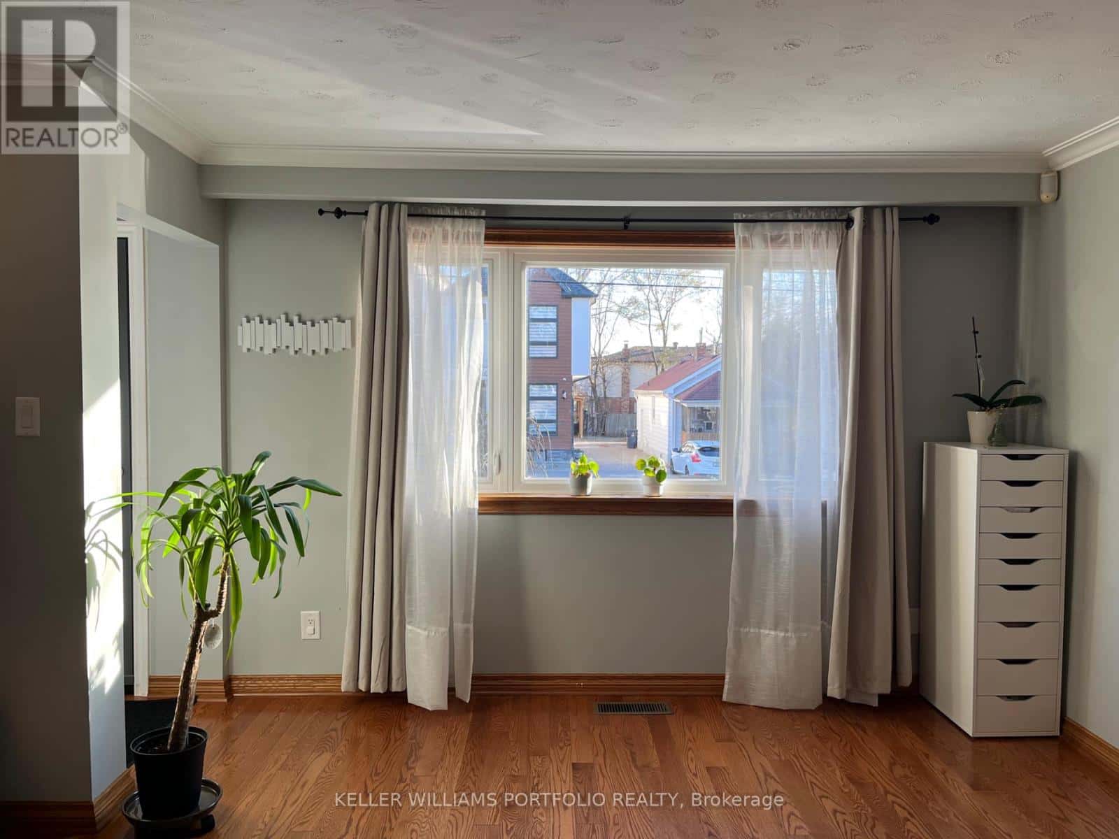 50 BUTTERWORTH AVENUE — Toronto (Oakridge), Ontario - Photo 3 of 23