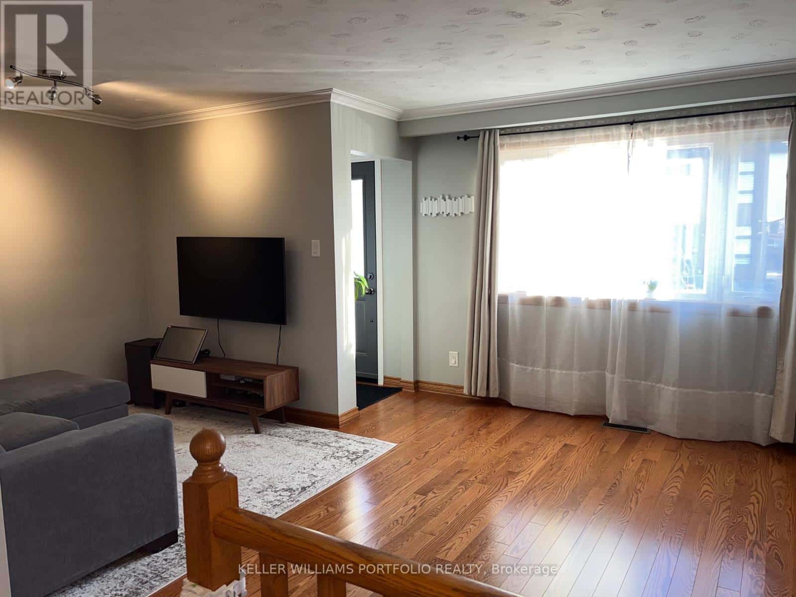 50 BUTTERWORTH AVENUE — Toronto (Oakridge), Ontario - Photo 4 of 23