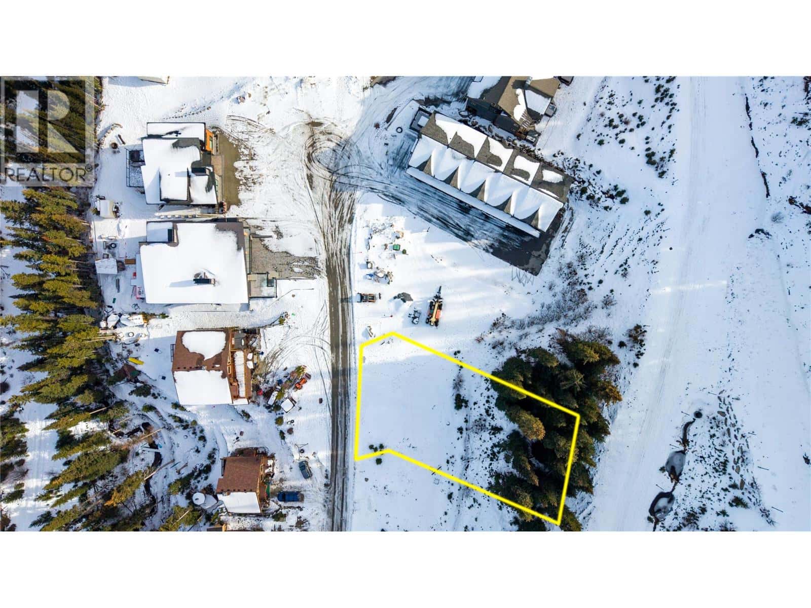 284 Creekview Road — Apex Mountain, British Columbia - Photo 2 of 12