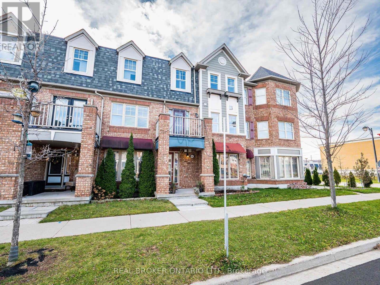 632 SCOTT BOULEVARD — Milton (HA Harrison), Ontario - Photo 2 of 24