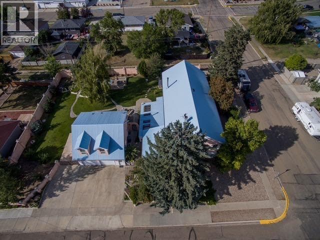 329 2 Avenue NE — Milk River, Alberta - Main photo