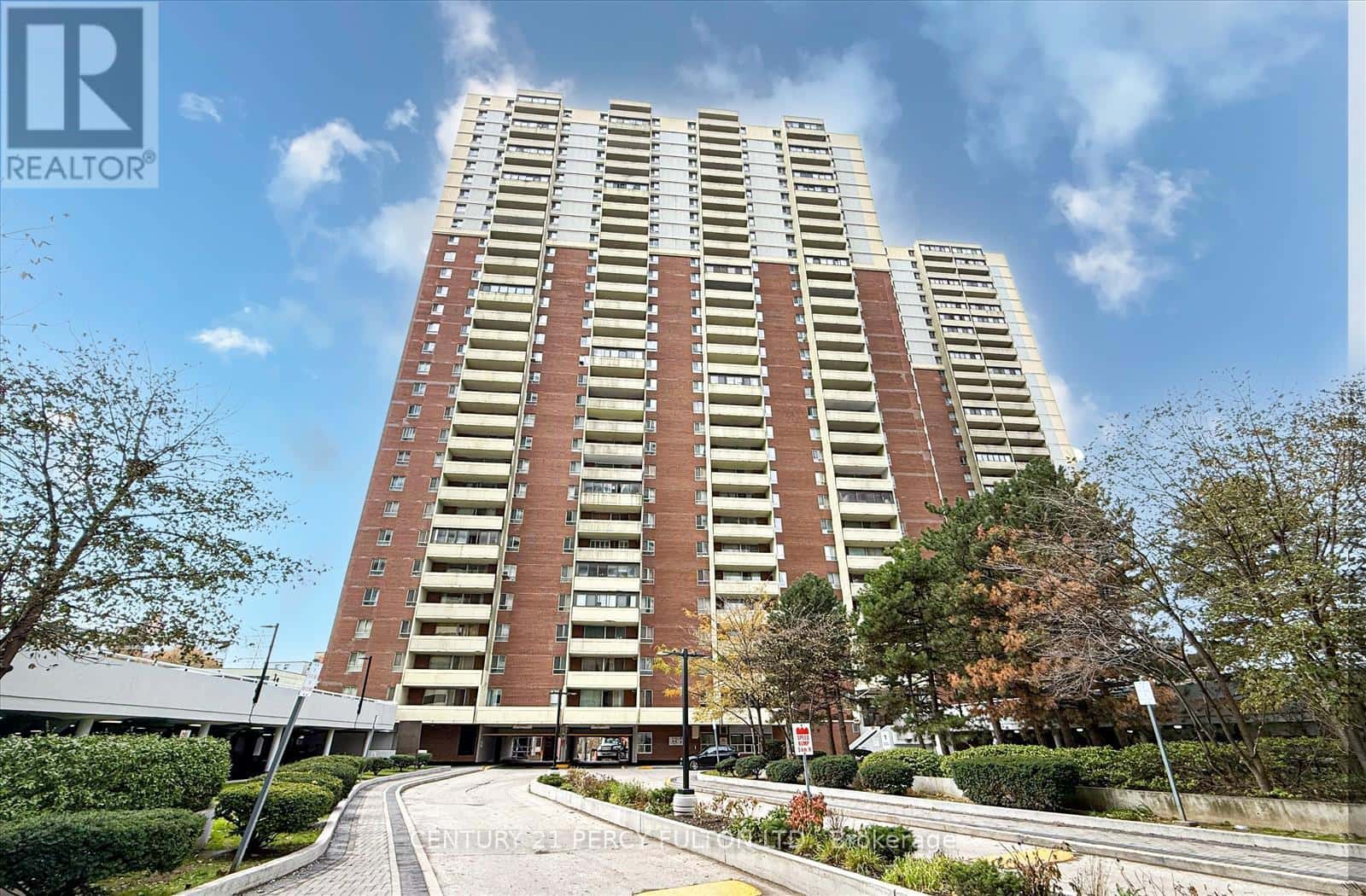 605 - 1 MASSEY SQUARE — Toronto (Crescent Town), Ontario - Photo 2 of 33