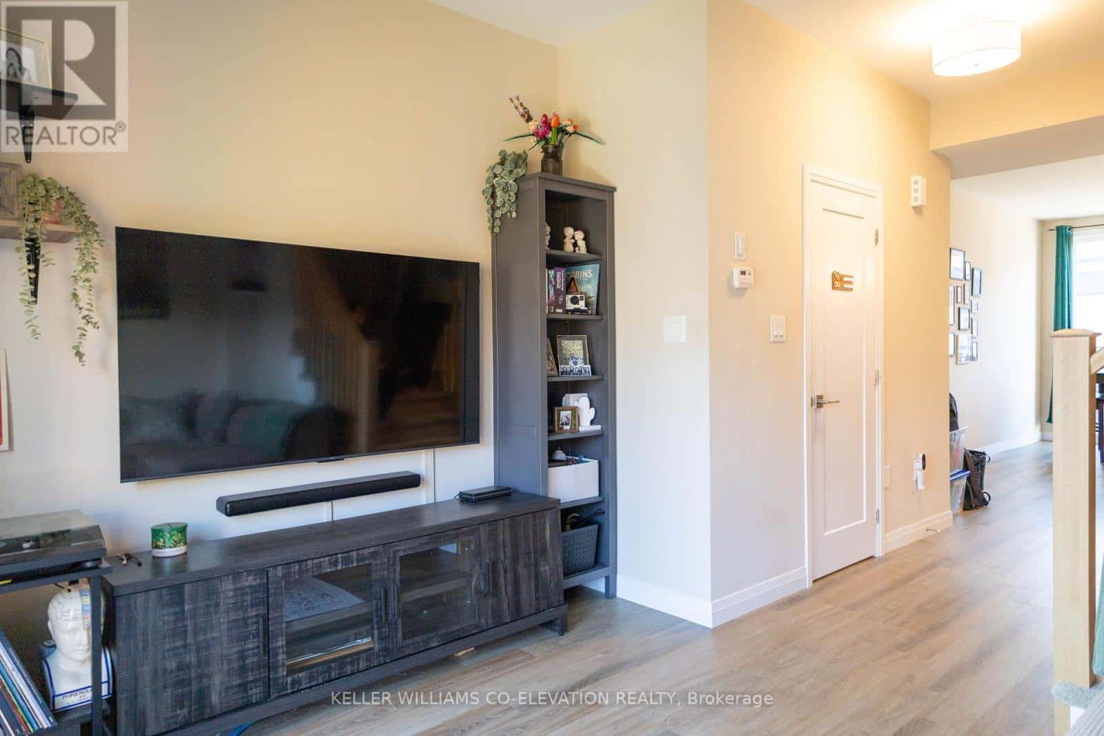 #35 - 270 MELVIN AVENUE — Hamilton (McQuesten), Ontario - Photo 3 of 19