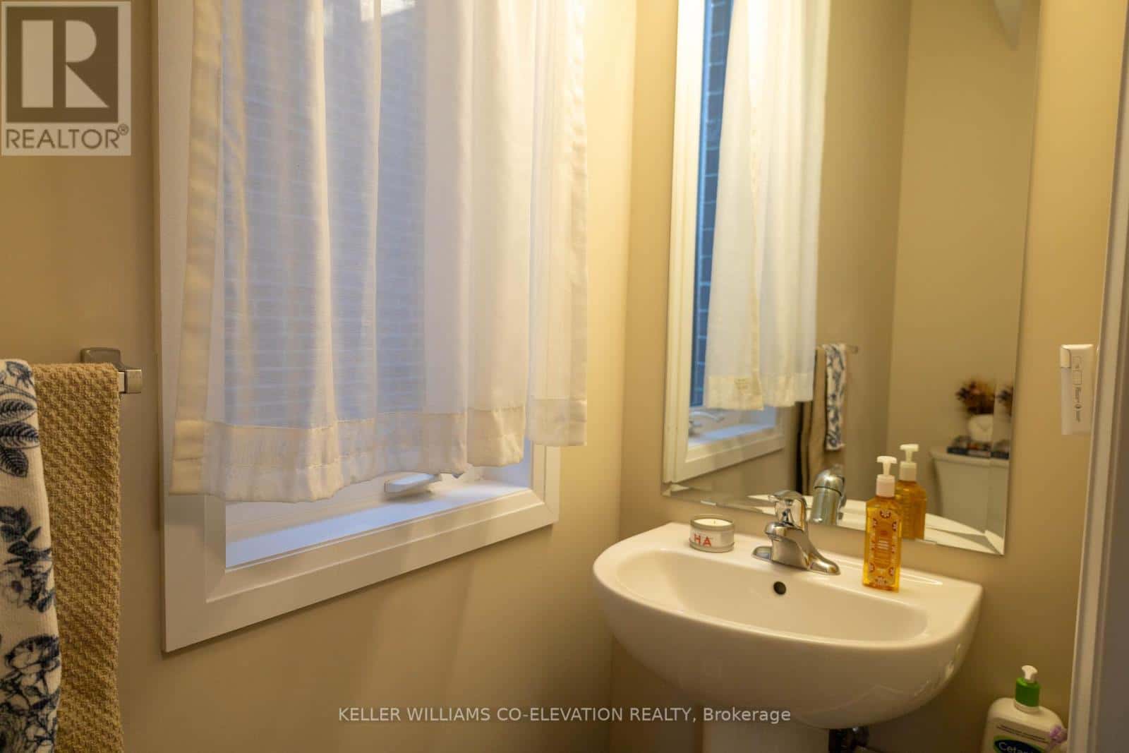 #35 - 270 MELVIN AVENUE — Hamilton (McQuesten), Ontario - Photo 5 of 19