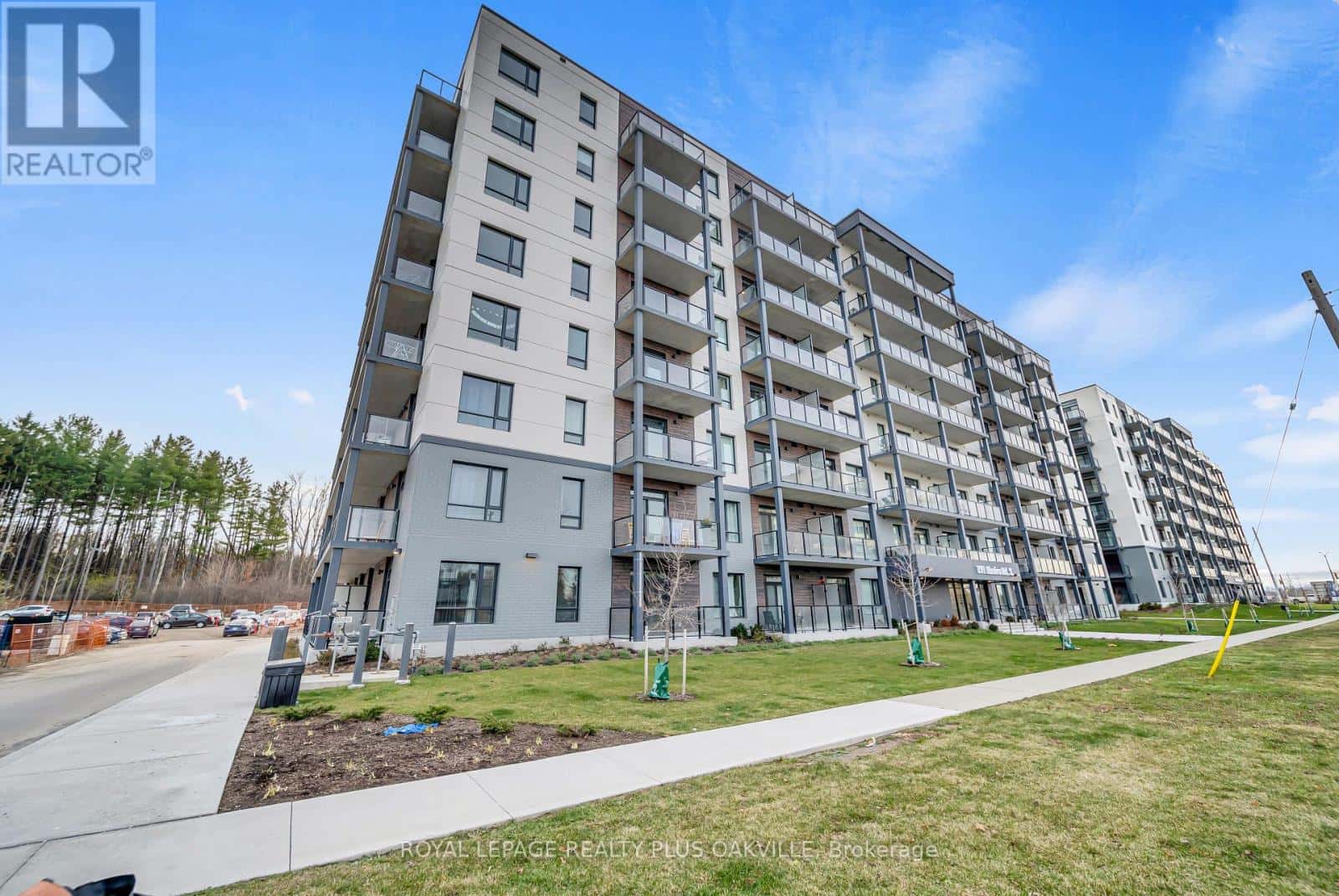 PH809 - 191 ELMIRA ROAD S — Guelph (Willow West/Sugarbush/West Acres), Ontario - Photo 3 of 23