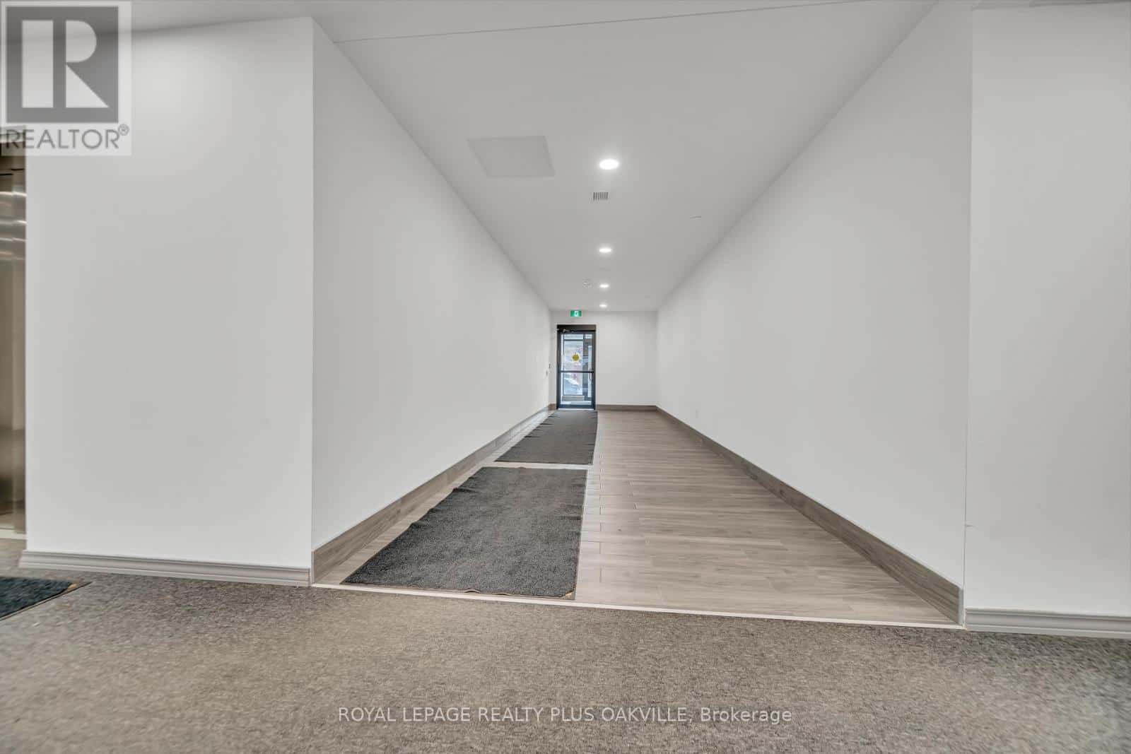 PH809 - 191 ELMIRA ROAD S — Guelph (Willow West/Sugarbush/West Acres), Ontario - Photo 5 of 23