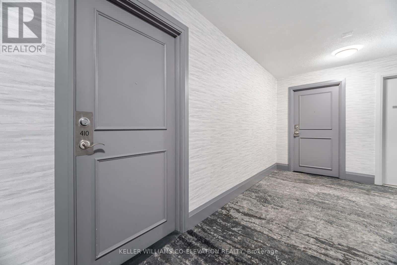 410 - 2088 LAWRENCE AVENUE W — Toronto (Weston), Ontario - Photo 4 of 36