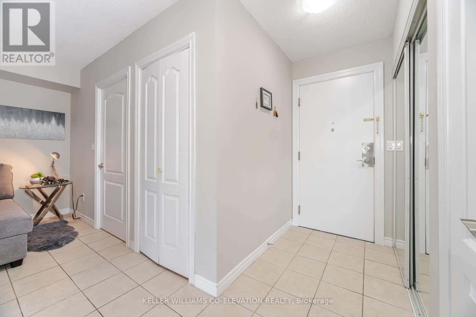 410 - 2088 LAWRENCE AVENUE W — Toronto (Weston), Ontario - Photo 5 of 36