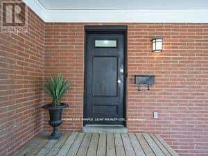(UPPER) - 28 LADORE DRIVE — Brampton (Brampton South), Ontario - Photo 4 of 24