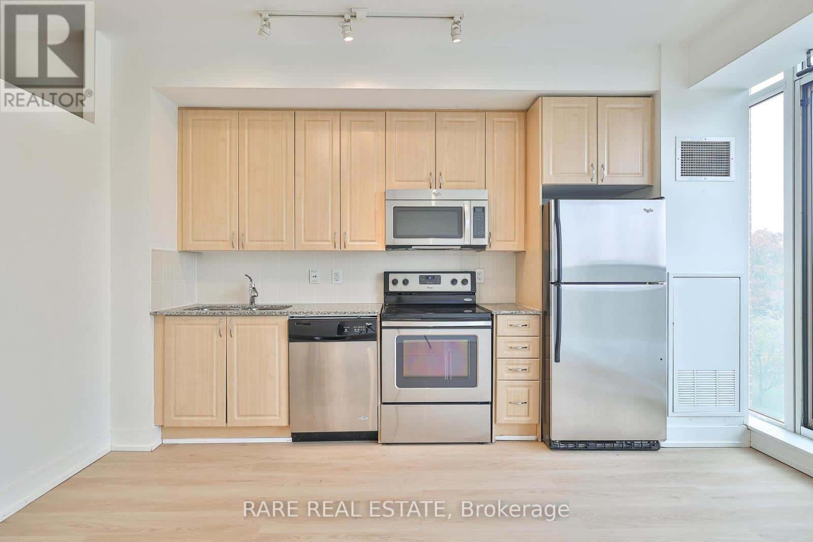 607 - 1638 BLOOR STREET W — Toronto (High Park North), Ontario - Photo 4 of 29