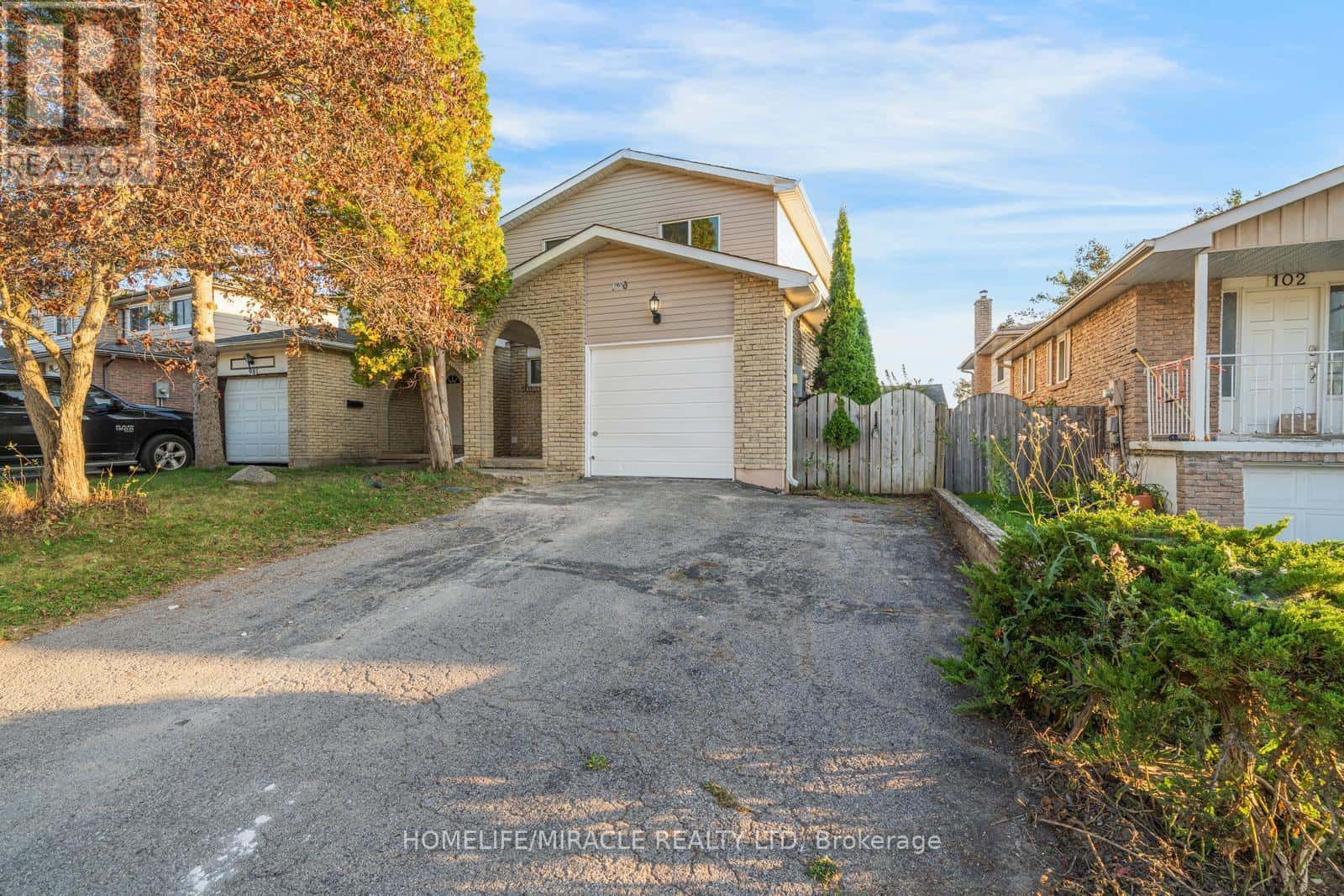 100 KOZLOV STREET — Barrie (Sunnidale), Ontario - Photo 2 of 49