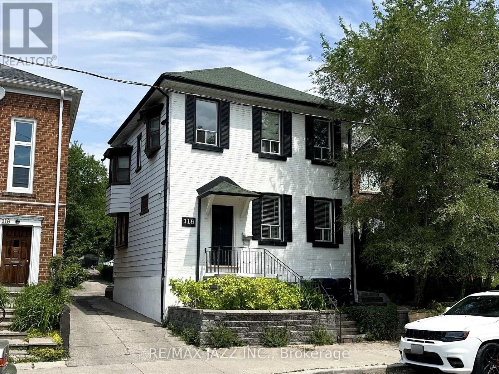 118 EASTWOOD ROAD — Toronto (Woodbine Corridor), Ontario - Main photo