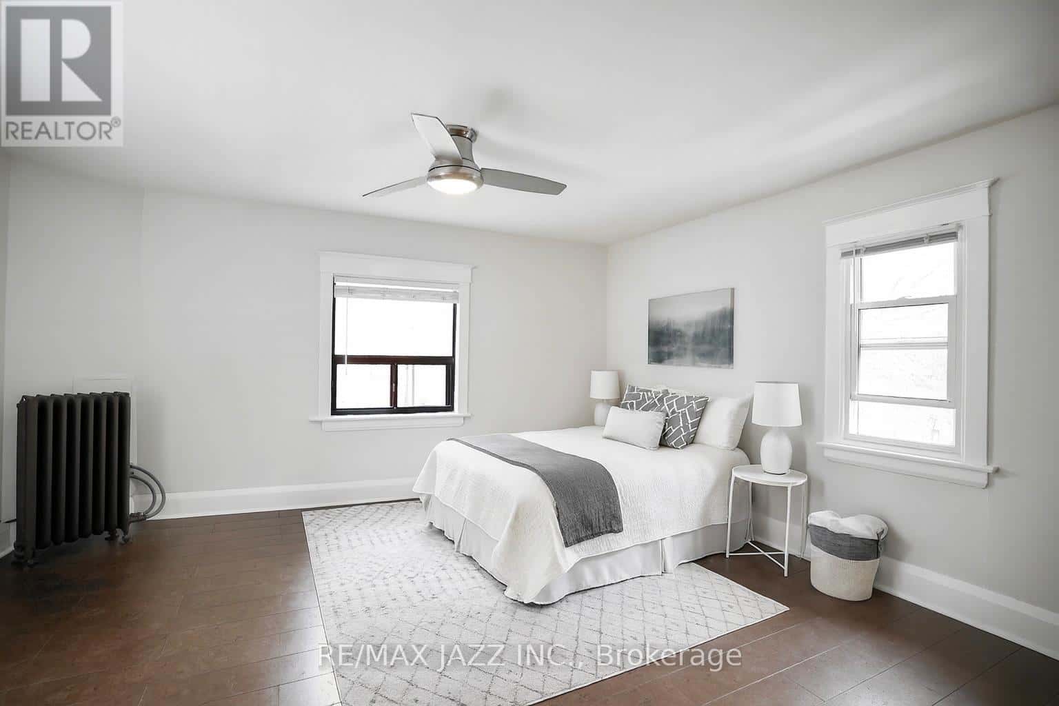 118 EASTWOOD ROAD — Toronto (Woodbine Corridor), Ontario - Photo 3 of 4