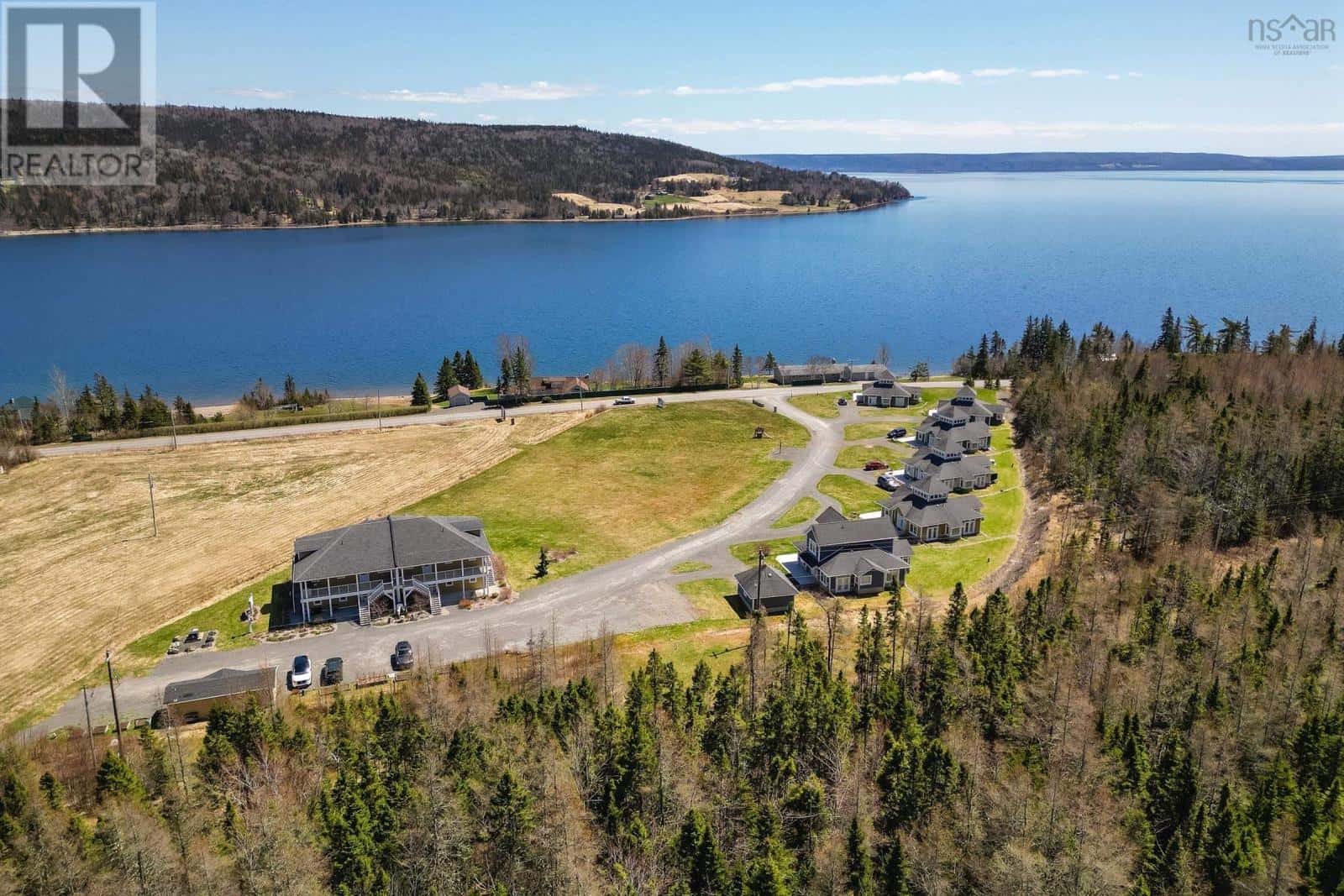 7 Bell Bay Way — Baddeck, Nova Scotia - Photo 2 of 35