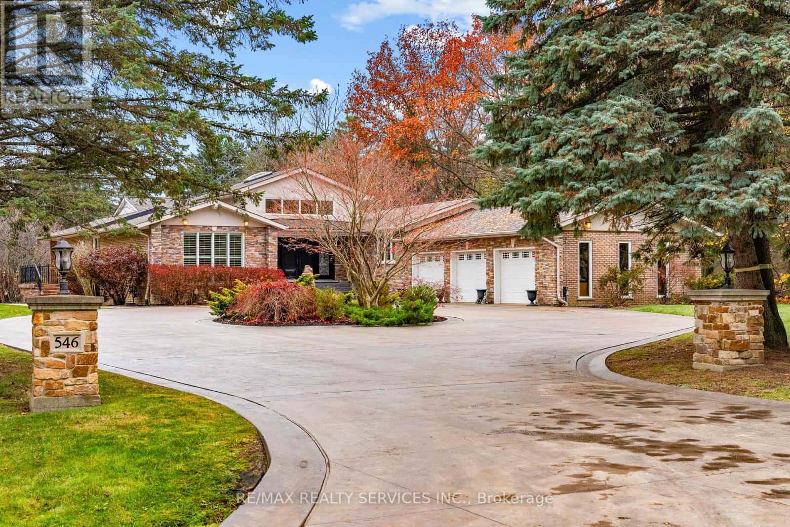 546 CONSERVATION DRIVE — Brampton (Snelgrove), Ontario - Photo 4 of 49