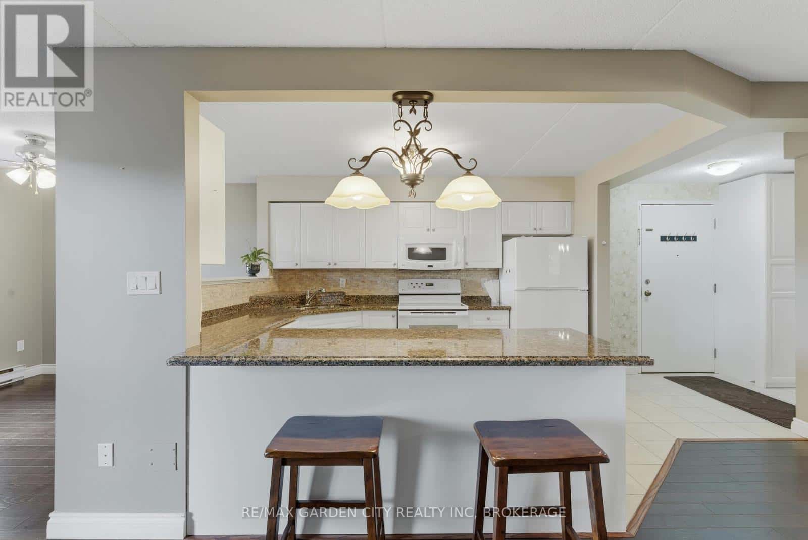 230 - 4658 DRUMMOND ROAD — Niagara Falls (Cherrywood), Ontario - Photo 5 of 35