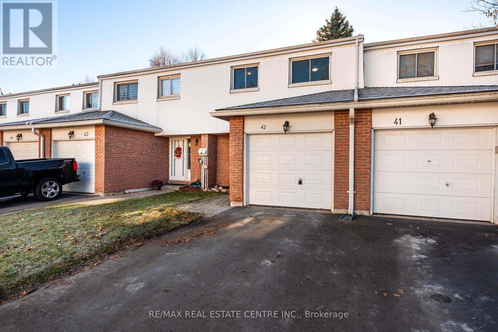 325 William Street 42